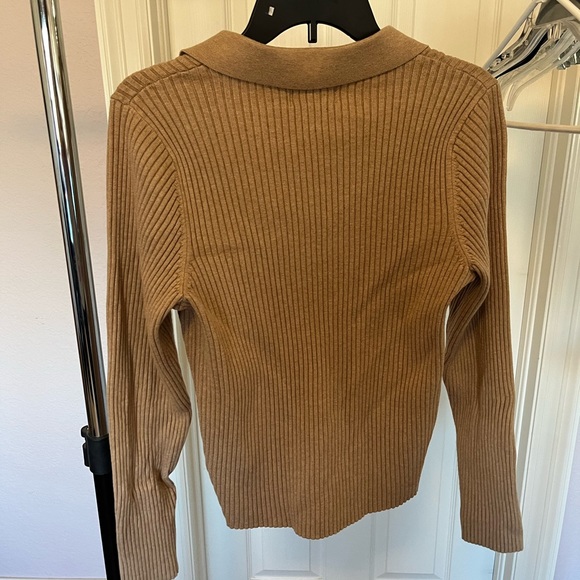 Old Navy collared and ribbed tan sweater, size XL - Picture 2 of 3
